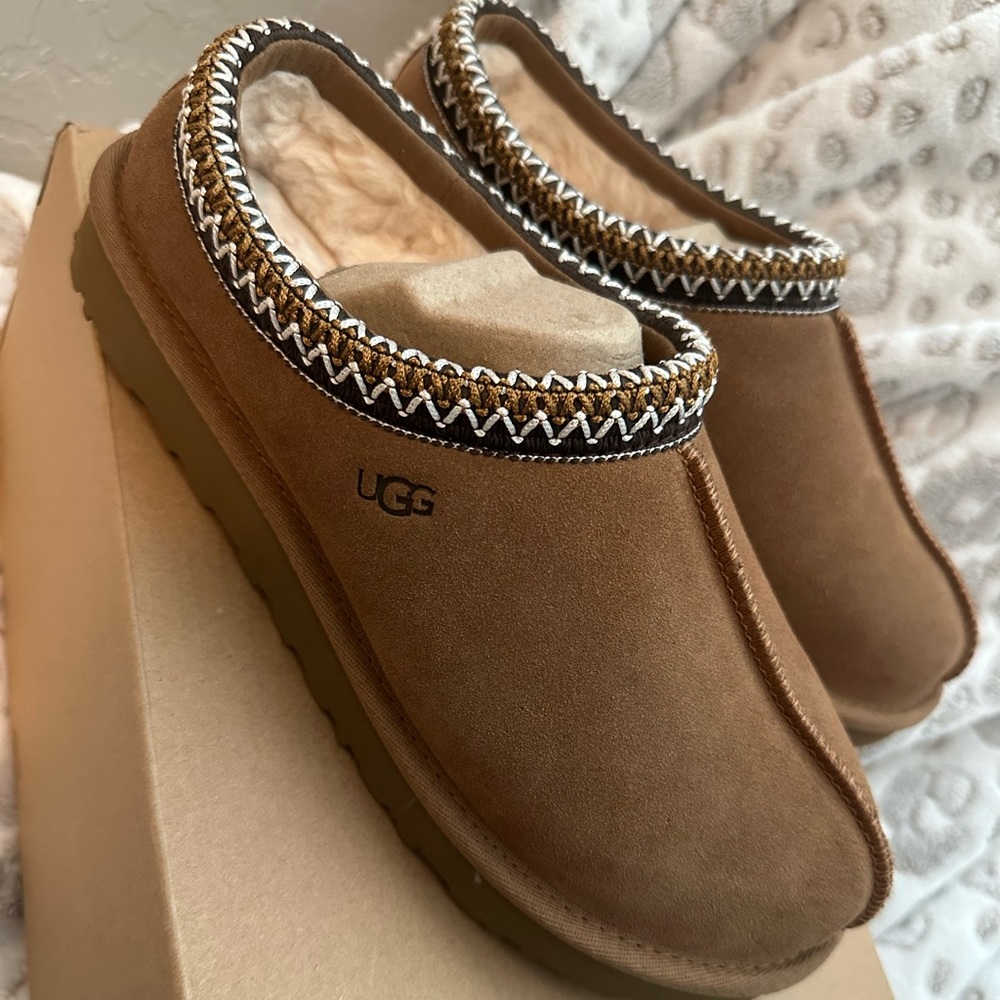 UGG Tasman Size 8